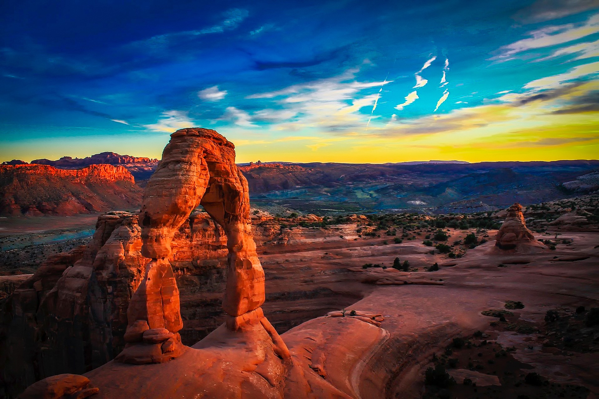 Utah's Mighty 5 - Arches National Park - The Red Rock Wonderland